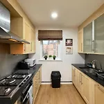 Daire Holyrood With Parking & Lift Access Edinburgh