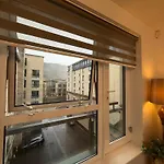 Holyrood With Parking & Lift Access * Édimbourg