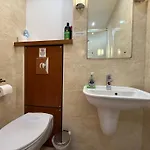 Holyrood With Parking & Lift Access * Edinburgh