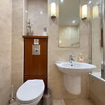 Holyrood With Parking & Lift Access Daire Edinburgh