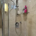 Daire Holyrood With Parking & Lift Access Edinburgh