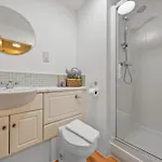 Annandale 2 Bedroom -