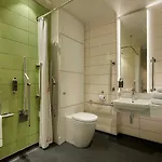 Hub Centre - Royal Mile