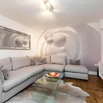 Modern Holyrood Family Retreat Дом отдыха Эдинбург