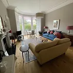 Victorian With Car Parking In Driveway, Murrayfield * إدنبرة