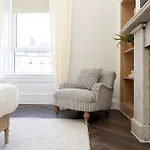 아파트 Joivy Family Flat Near Leith 에든버러