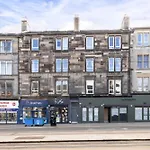 Joivy Family Flat Near Leith 에든버러