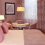 Ξενοδοχείο Tigerlily 4*
