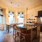 بيت للعطل Gayfield Place *