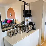 Double With Shared Bathroom Near The Shore And Tram Πανσιόν