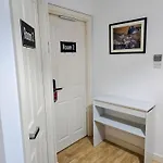 Double With Shared Bathroom Near The Shore And Tram بيت ضيافة