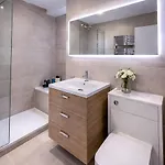 New Royal Mile Apartment With Balcony And Stunning Views Top Floor No Lift Appartamento Edimburgo