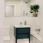 度假居 Stylish 2 Bed Centre With Parking *