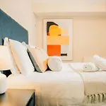 Stylish 2 Bed Centre With Parking Edinburgh
