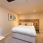 Hotell Joivy Royal Mile *
