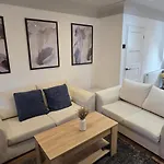 Prázdninový dům Contractor Family Hoole Private Hottub Chester