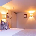 38 Bide Collective * Edinburgh