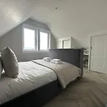 Luxury Waterfront Retreat For Groups Tatil Evi Edinburgh