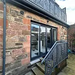 Luxury Waterfront Retreat For Groups 度假居