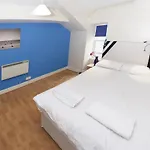 Two Bedroom In Newtown * Edinburg