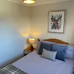 Welcoming And Homely 2 Bed In Location *