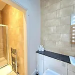 Stellar - 2 & 3 Bedroom * Edinburg