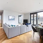 Bnbnova - Royal Mile & Castle - 3br 2ba Penthouse * Edinburg