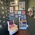 Gorgeous 2bdr With Unique Character In Apartmán