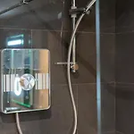 Elegant Stockbridge 3 Bdrm On The Canal *