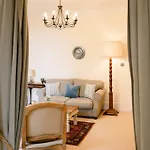 1 Bedroom In Historic Georgian Townhouse Apartmán *