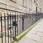 Centre Of Edinburgh's Historic Old Town - Blair Street - Sleeps 4 Appartement *