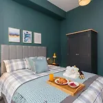 Lejlighed Old Town Modern Retreat - Near The Castle