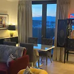 Stunning And Three Bedroom Penthouse With Roof Terrace Apartamento