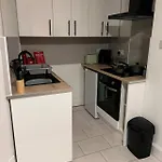 아파트 Parking - Sleep 3 - 1 Bedroom - Easy Access