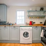 1 Bedroom In Historic Georgian Townhouse Apartmán