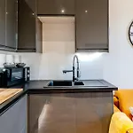 Duplex Penthouse - 11 Guests 7 Beds 15' Centre *