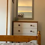 Welcoming And Homely 2 Bed In Location Lägenhet