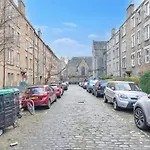 Great Location Centre *