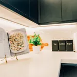 Apartamento Modern 2 Bed With Parking Edimburgo