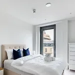 Bnbnova - Royal Mile & Castle - 3br 2ba Penthouse 아파트 에든버러