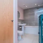 Bright Floor Haven Modern 2br In - Pass The Keys Apartamento Edimburgo