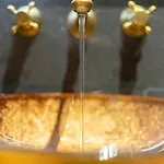 Elegant Stockbridge 3 Bdrm On The Canal