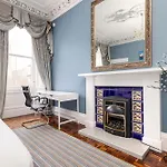 Stylish Southside Flat Near Old Town אדינבורו