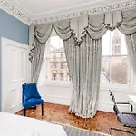 Stylish Southside Flat Near Old Town אדינבורו