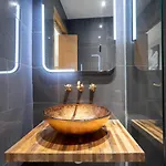 Апартаменты Elegant Stockbridge 3 Bdrm On The Canal Эдинбург