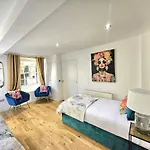 Stellar - 2 & 3 Bedroom Διαμέρισμα
