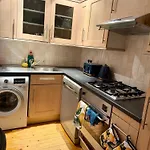 Luxurious Victorian 3 Bed Flat In The Heart Of