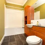 Lägenhet Stylish Southside Flat Near Old Town *