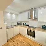 Stellar - 2 & 3 Bedroom Lägenhet