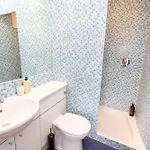 Stylish Southside Flat Near Old Town * Edinburg